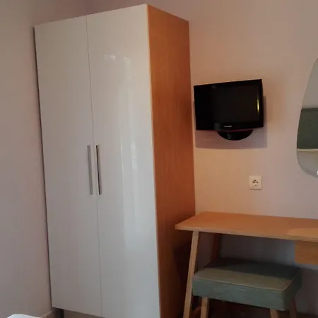 Top Studios Guest house