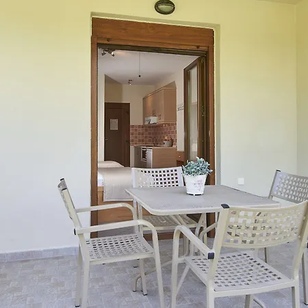 Top Studios Guest house