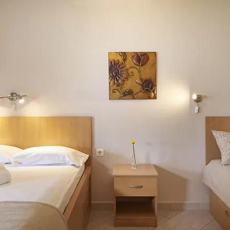 Top Studios Guest house Vourvourou