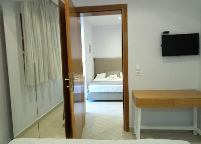 Top Studios Pensión 4*