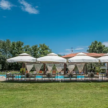 Top Studios Pensiune 4*